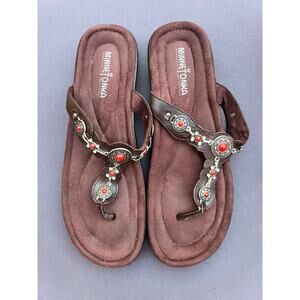 Minnetonka Burgundy Size 10 Thong Style Bejeweled Sandals